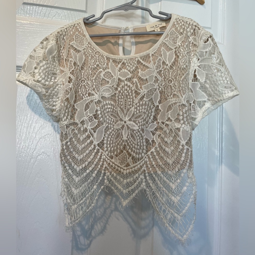 Tea & Cup Cream Short Sleeve Lace Crop Top size S